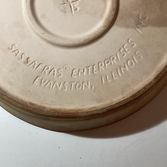 SASSAFRAS ENTERPRISES INC. SuperStone Dish - Picture 5 of 8